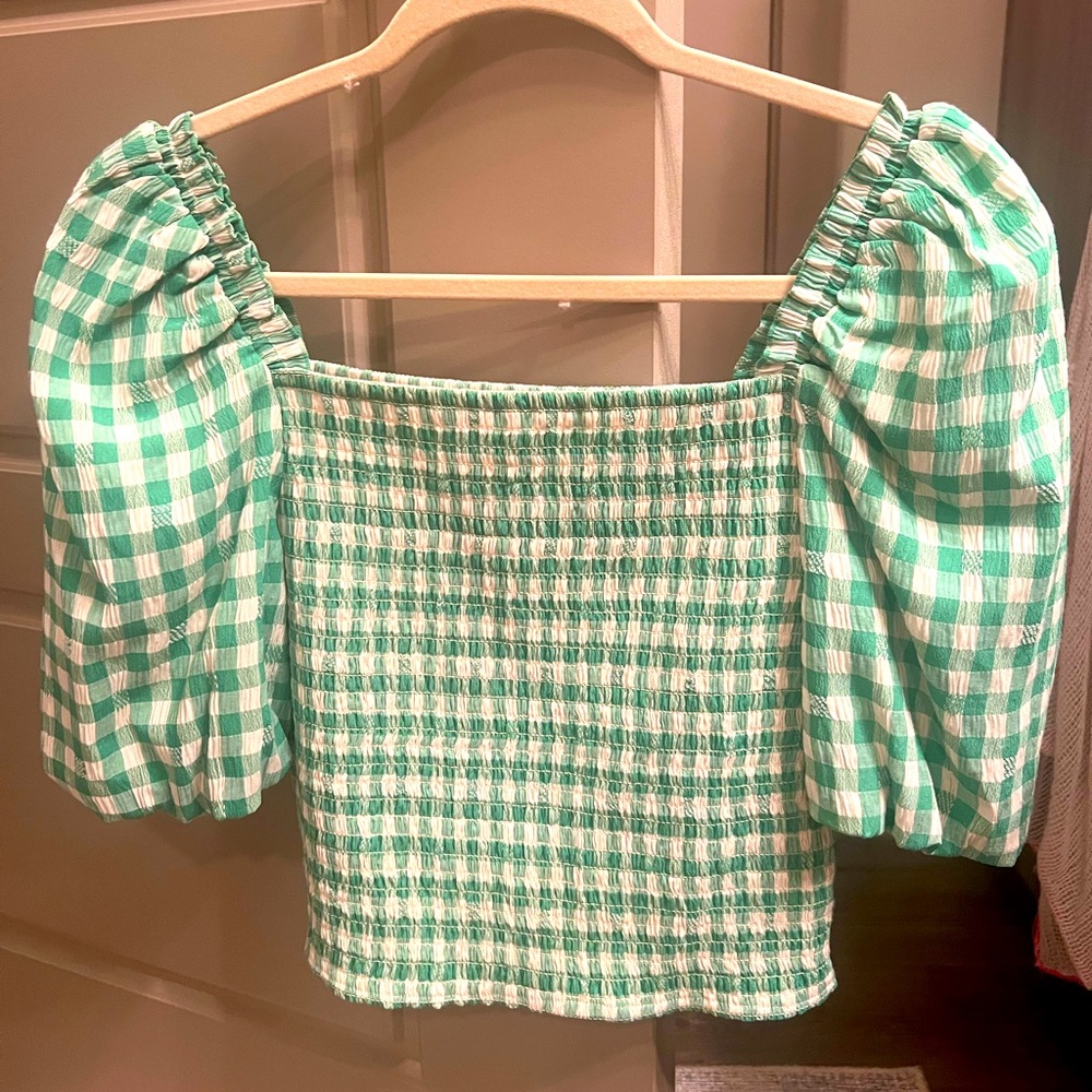 BB Dakota Green & White Top